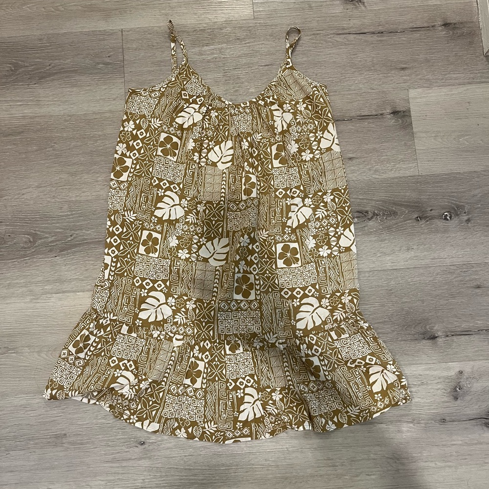 Billabong Tan and White Floral Top